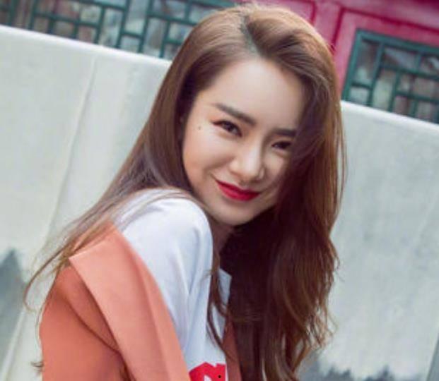 吃瓜戚薇,揭秘明星背后的真实生活