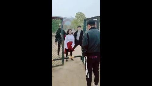 小混混每日吃瓜视频,小混混带你领略娱乐圈风云变幻