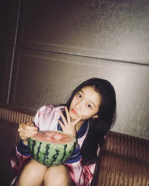 关晓彤吃瓜女王,娱乐圈吃瓜女王，揭秘幕后故事